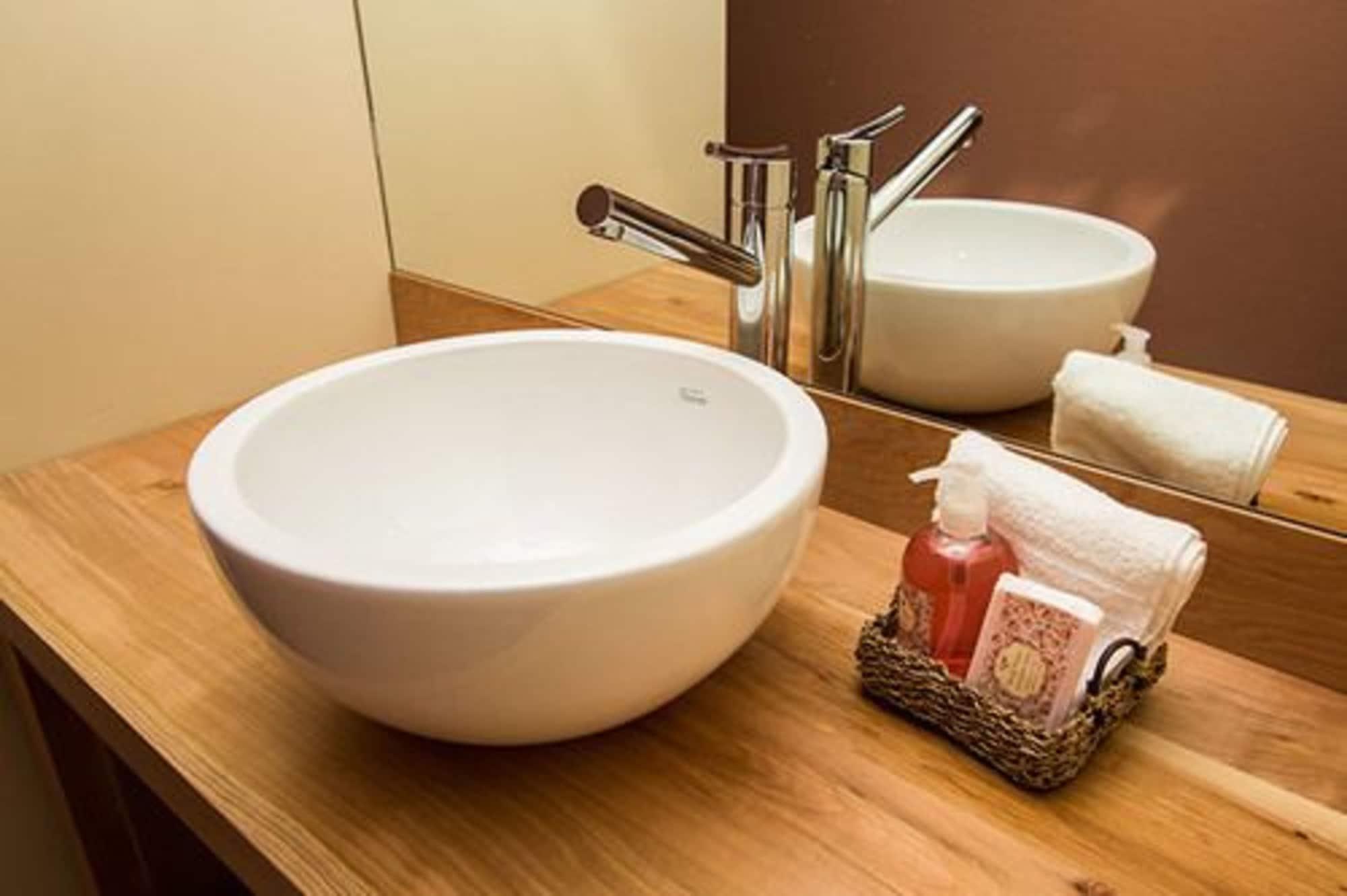 Los Robles Apart & Spa San Carlos de Bariloche Bagian luar foto