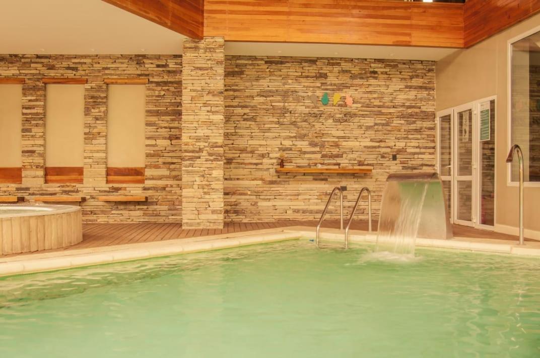 Los Robles Apart & Spa San Carlos de Bariloche Bagian luar foto