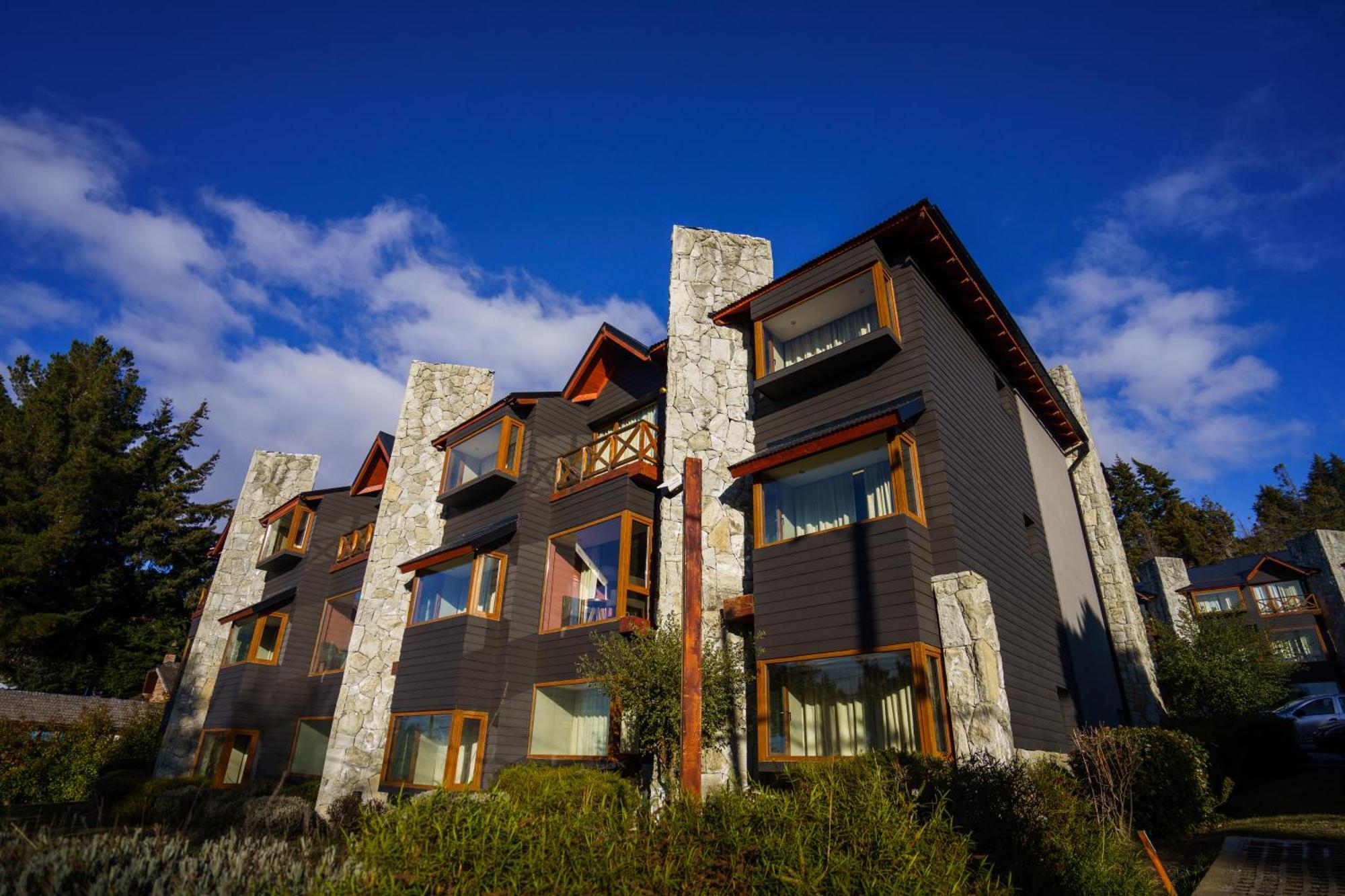 Los Robles Apart & Spa San Carlos de Bariloche Bagian luar foto