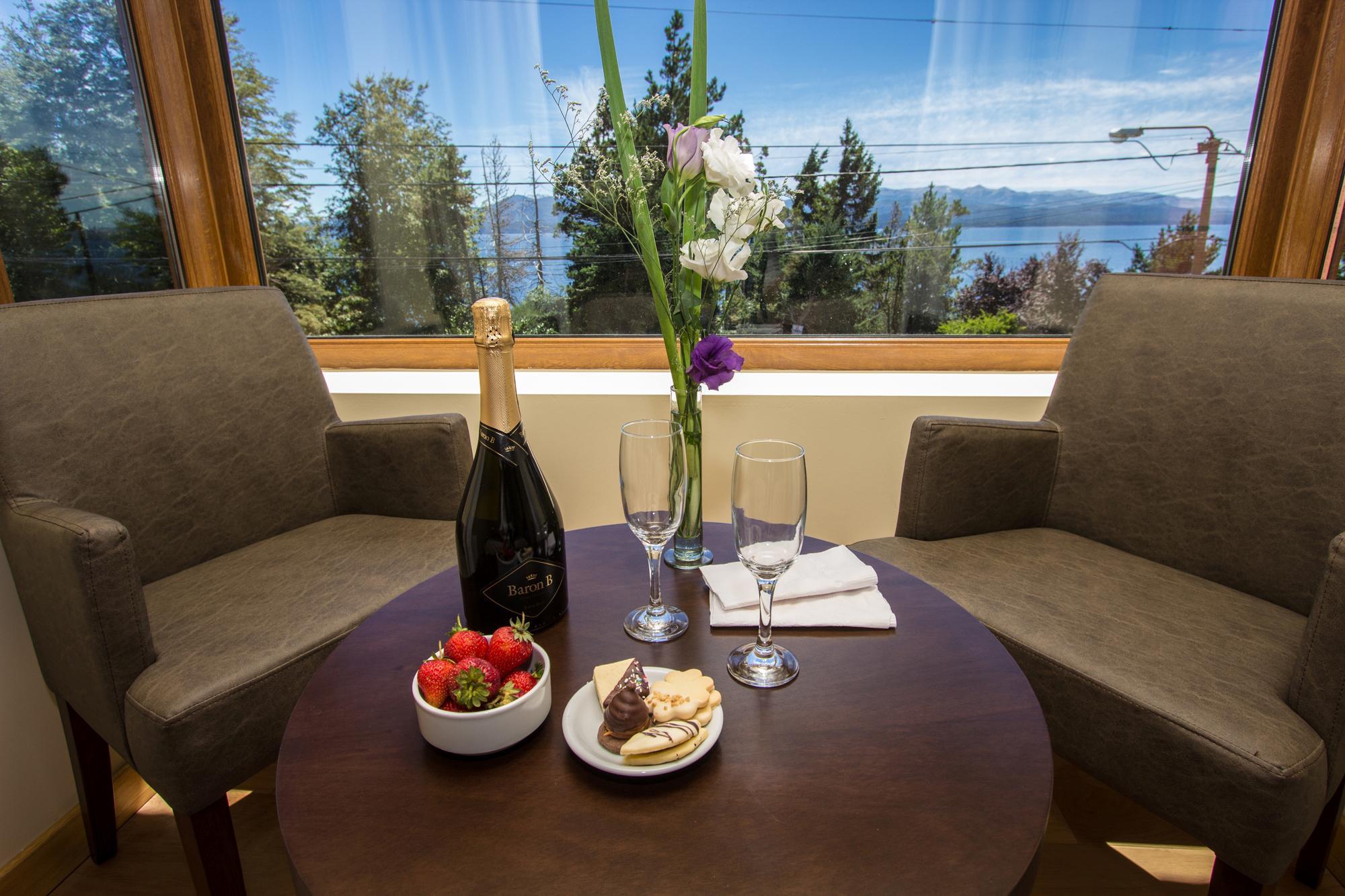 Los Robles Apart & Spa San Carlos de Bariloche Bagian luar foto